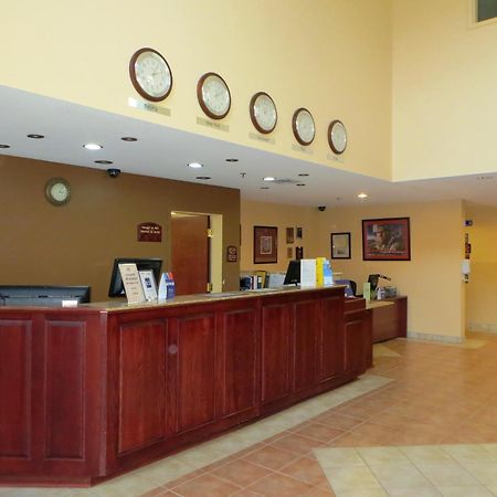 Days Inn By Wyndham Oromocto Conference Centre Exterior photo