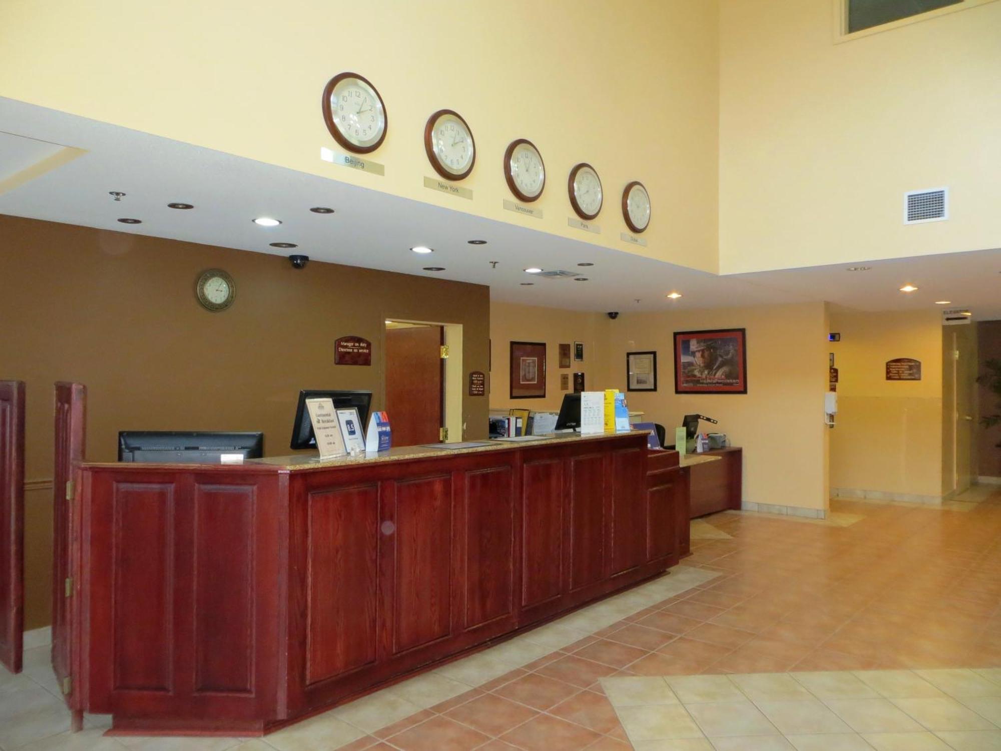 Days Inn By Wyndham Oromocto Conference Centre Exterior photo